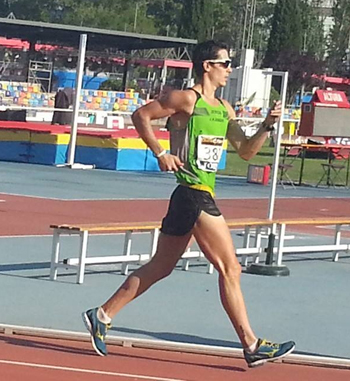 Amezcua marcha en solitario durante el campeonato de España 
