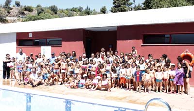 Participantes en el curso de natación 