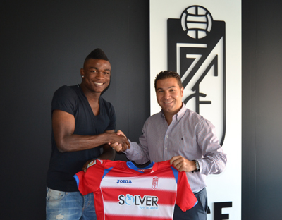 Cordero y Córdoba tras la firma del contrato (GRANADA CF)