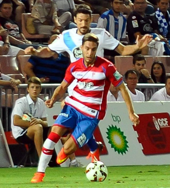 Rubén Rochina abrió el marcador para los nazaries (J. M. BALDOMERO)