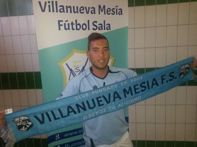 Alberto Díaz ya luce los colores del conjunto maleno 