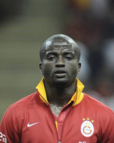 Dany Nounkeu con la elásica de Camerún