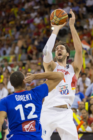 Los hermanos Gasol volvieron a liderar el juego coral de la Selección (FEB) 