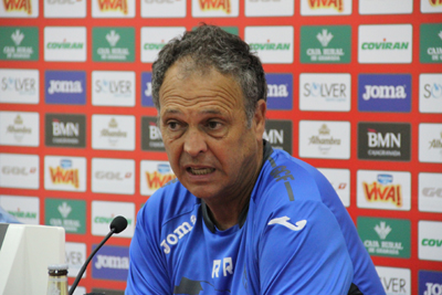 Caparrós ante los medios de comunicación (GRJ)