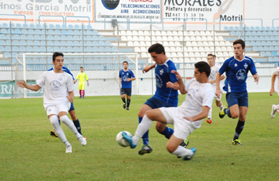 El equipo juvenil no pudo empezar con victoria 