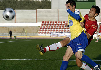 Guerra en una acción ante el Cádiz CF (PACO AYALA)