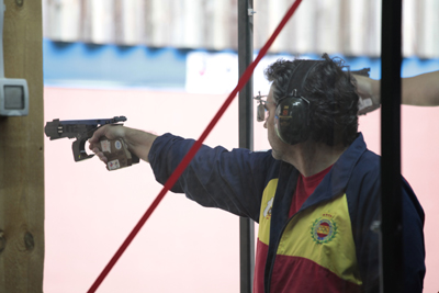 Pablo García durante su participación en 25m Pistola Standard