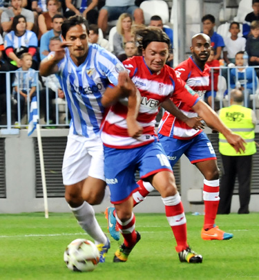 Iturra en un momento del encuentro ante el Málaga CF (JOSÉ M. BALDOMERO)
