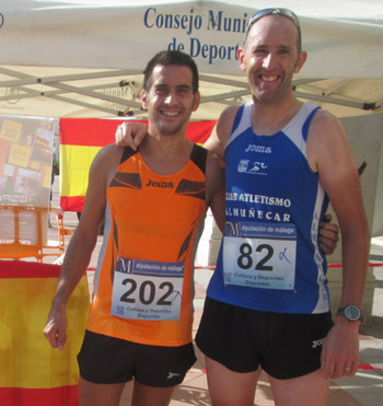 Atletas almuñequeros antes de tomar la salida 