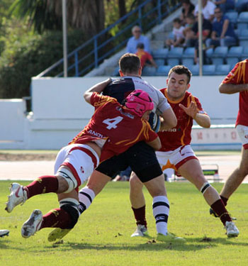 Jugada del encuentro entre el Helvetia y el Uni (HELVETIA RUGBY SEVILLA)
