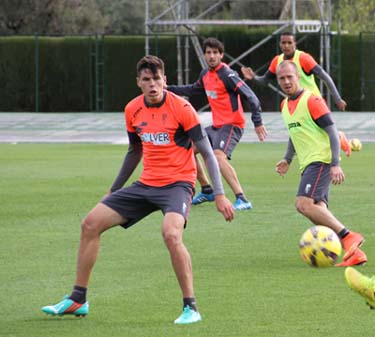 Yuste se queda fuera y Larsson repite convocatoria 