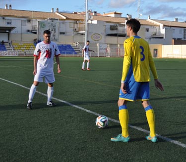 El Huétor Tájar no encuentra su juego 