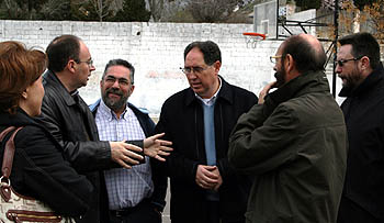 Pedro Jiménez en un momento de la visita a Benamaurel (GRJ)