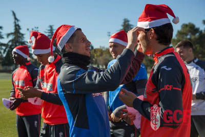 La plantilla rojiblanca felicita las navidades (GRANADACF.ES)