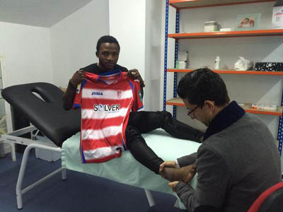 Lass ya ha posado con la elástica rojiblanca 