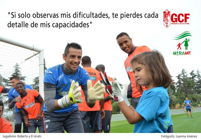 Roberto y Laura protagonizan la primera página del calendario (GRANADA CF)