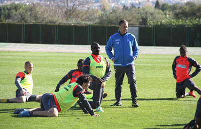 Caparrós sigue al frente del equipo 