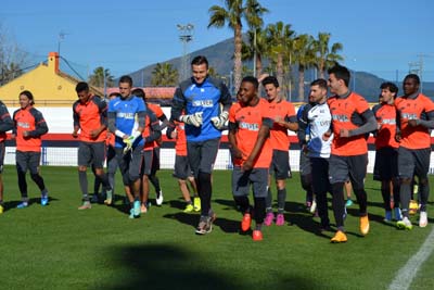 La plantilla rojiblanca ya trabaja en tierras malagueñas (GRANADA CF) 