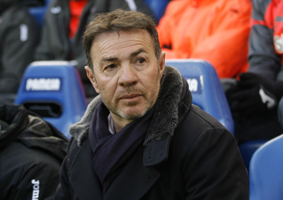 Abel Resino en el banquillo al comienzo del encuentro (LOF)