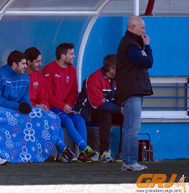 Miguel Álvarez en el banquillo azulgrana (VICENTE CARVAJAL)