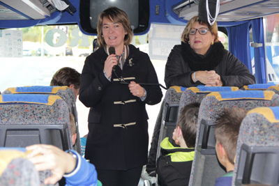 La alcaldesa de Motril acompaño a los afortunados 