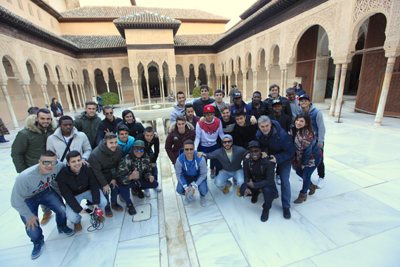 La plantilla del filial ha disfrutado de una jornada en la Alhambra (GRANADA CF)
