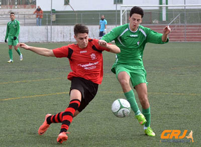 El Cúllar Vega prolonga su buen momento (LAZARO) 
