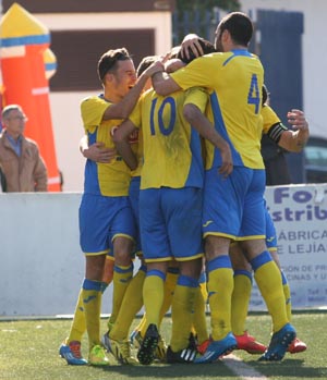 El Huétor Tájar cuajó un gran partido 