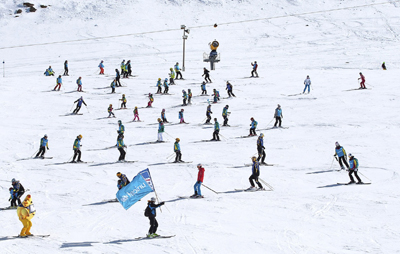 Esquñi solidario en Sierra Nevada 