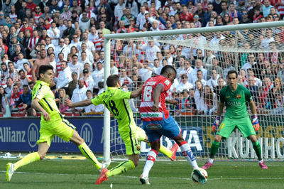 Las ocasiones llegan pero no los goles (BALDOMERO) 