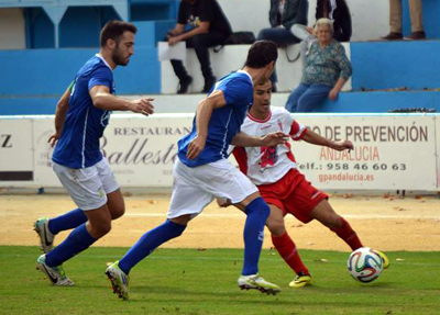 Una acción del encuentro de ida jugador en Maracena (ARCHIVO)