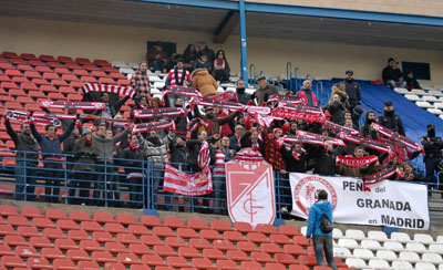 Aficionados de la Peña del Granada en Madrid durante uno de sus desplazamientos 
