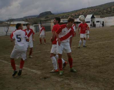 El Águilas consigue una sufrida victoria 