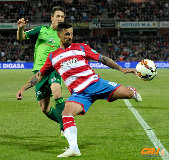 Javi Márquez en una acción del encuentro ante el Celta (J. M. BALDOMERO)