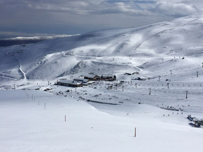 Sierra Nevada ha recibido una nueva nevada 