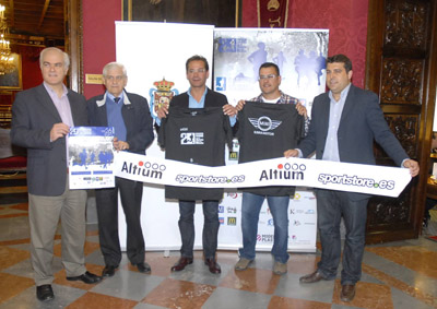 Un momento de la presentación de la carrera solidaria (GRJ)