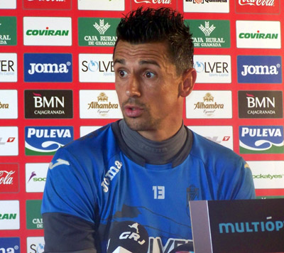 Roberto en la rueda de prensa previa al partido ante Valencia (GRJ)