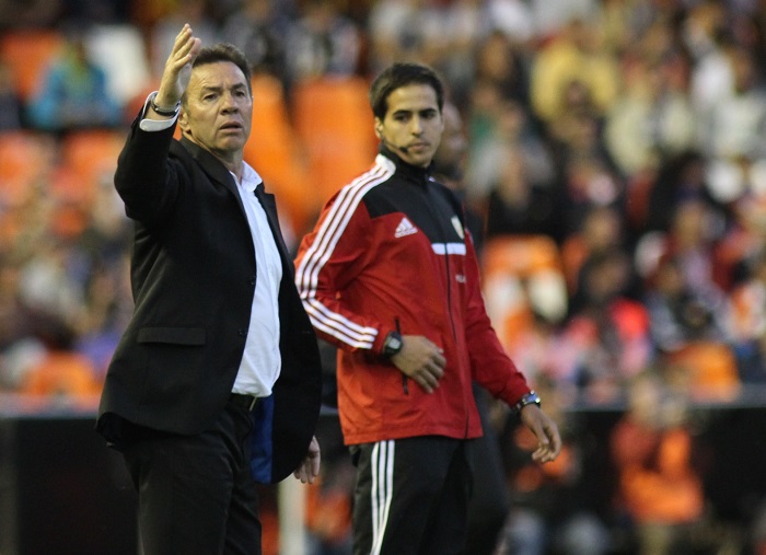 Abel Resino se queja de una decisión arbitral durante el Valencia-Granada (LOF)