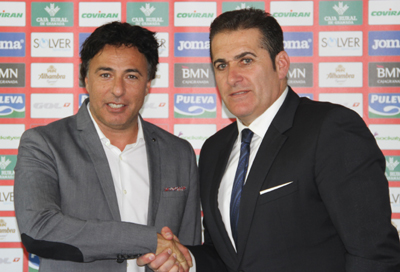 Pina y Sandoval en la presentación del nuevo entrenador