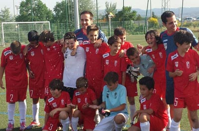 Jugadores: Sergio, Luís, Obregón, Eloy, David, Julián, Gabri, Curro, Raúl, Ismael, Pablo, Manolo, Guille y Carlos. Entrenadores: Joaquín Estévez y Alejandro Llorente