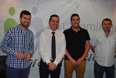 Firma del convenio con el club de balonmano 