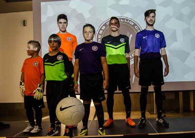 Equipaciones del nuevo club 