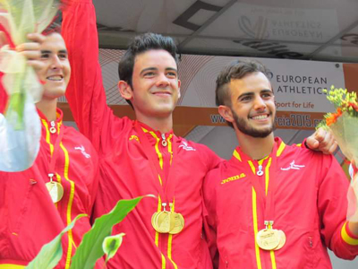 Oliva (Derecha) se subió al tercer cajón del pódium 