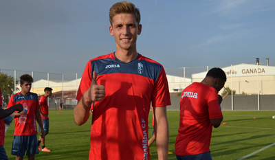 El jugador polaco ya se ha entrando con sus nuevos compañeros (GRANADA CF)