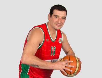 Jesús Fernández renueva con el CB Granada 