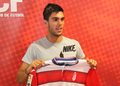 Salva Ruiz ya luce como jugador del Granada CF (GRJ)
