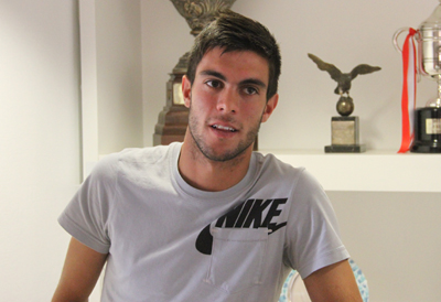 Salva Ruiz durante su presentación como jugador del Granada 