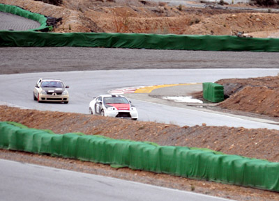 Vehículos en el trazado del circuito de Guadix (GRJ)