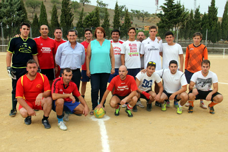 José Entrena en la inauguración del complejo deportivo en Albondón
