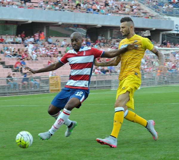 Foulquier durante un encuentro con el Granada CF (JOSÉ M. BALDOMERO)